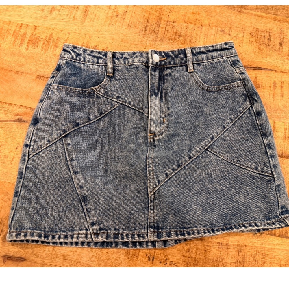 Le Lis Collection Denim Mini Skirt Medium Wash Blue Geometric Seams Size M